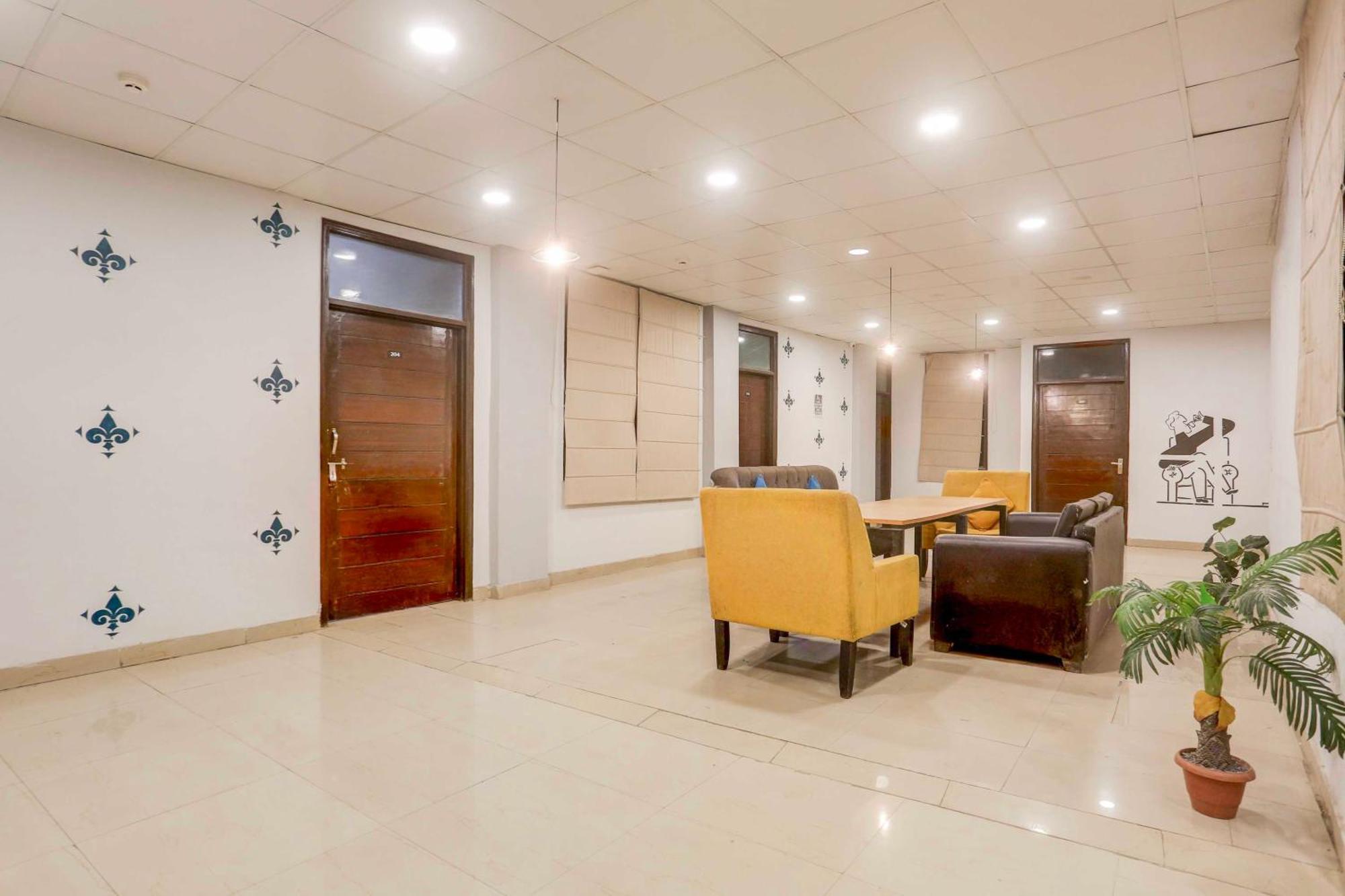 Oyo Townhouse Anmol Residency Hotel